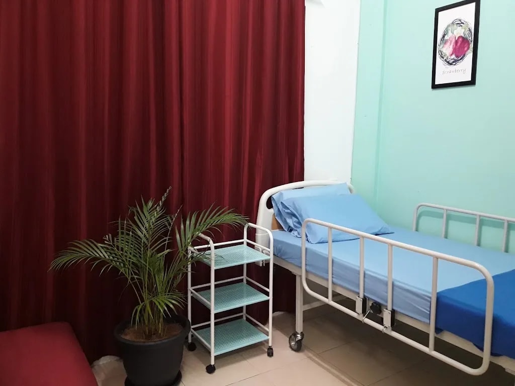 Single resident room shown in the Evoleht directory gallery